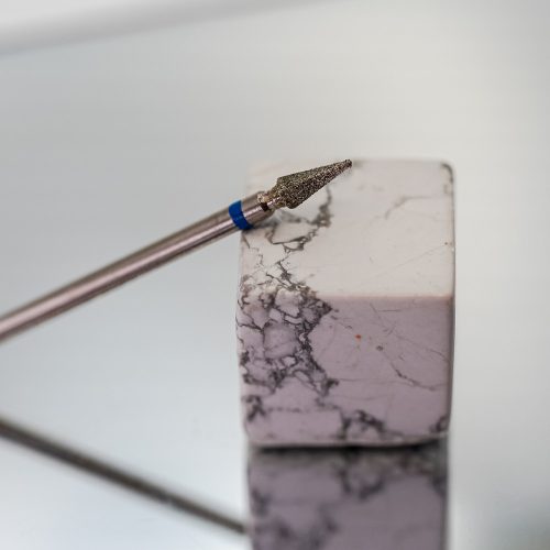 Kis hegyes formájú gyémánt csiszolófej